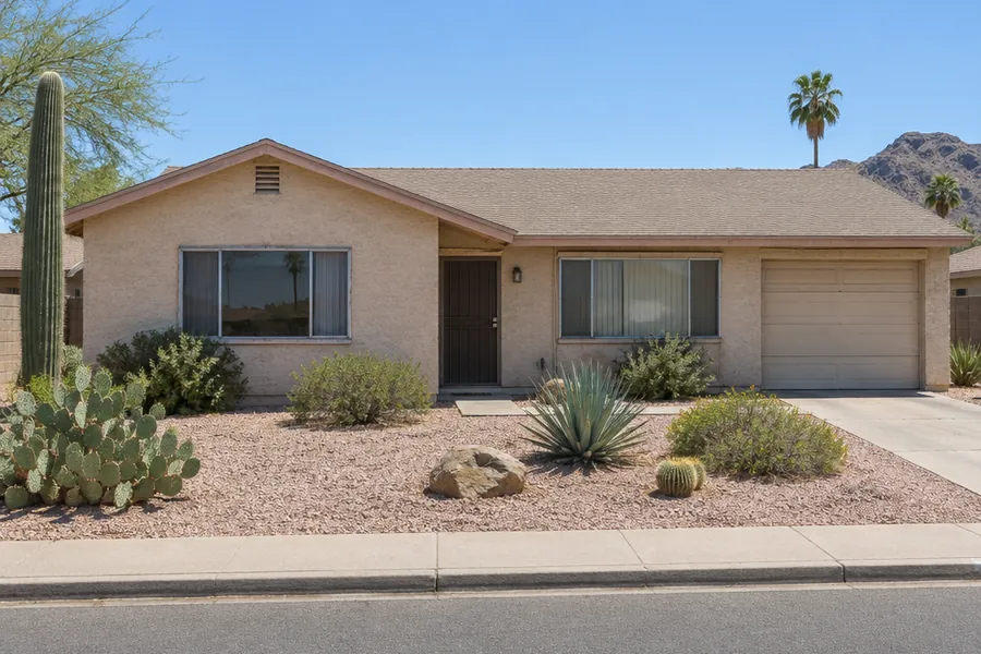 Phoenix home with old aluminum single-pane windows